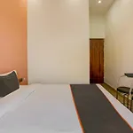 Hotel O North Hotel & Lawn