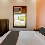Hotel O North Hotel & Lawn